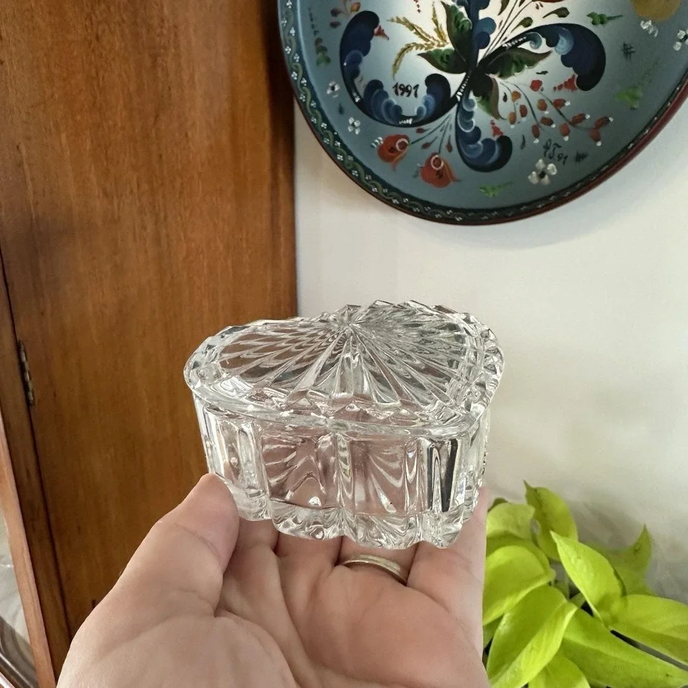 Vtg Crystal Heart Trinket Ring Dish Box Glass Clear Heart Shaped Lid Jewelry